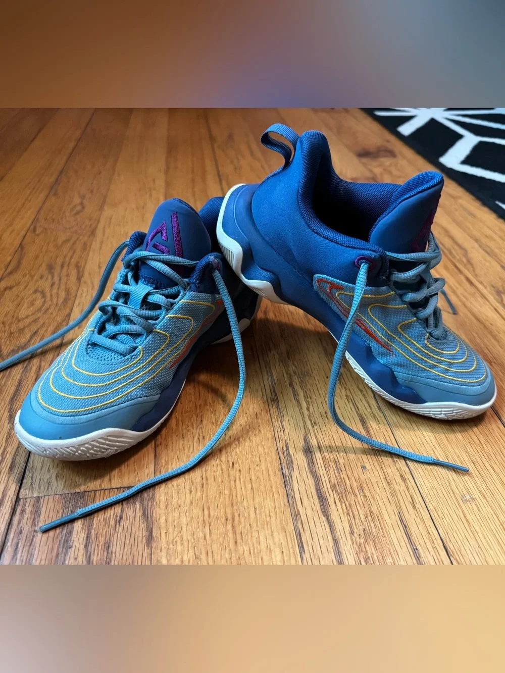 Kids Giannis Nike Blue basketball shoes